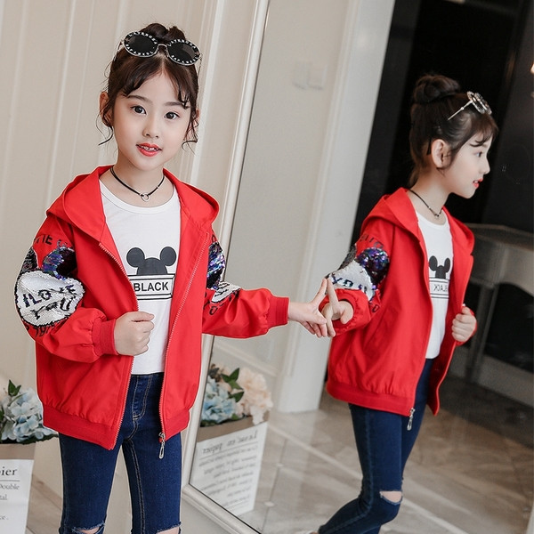 Λεπτό παιδικό μπουφάν σε μερικά χρώματα με πούλιες