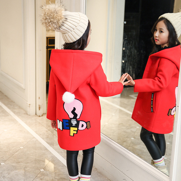 Τριχρόχρωμο παλτό με κουκούλα, χνούδι και κεντήματα