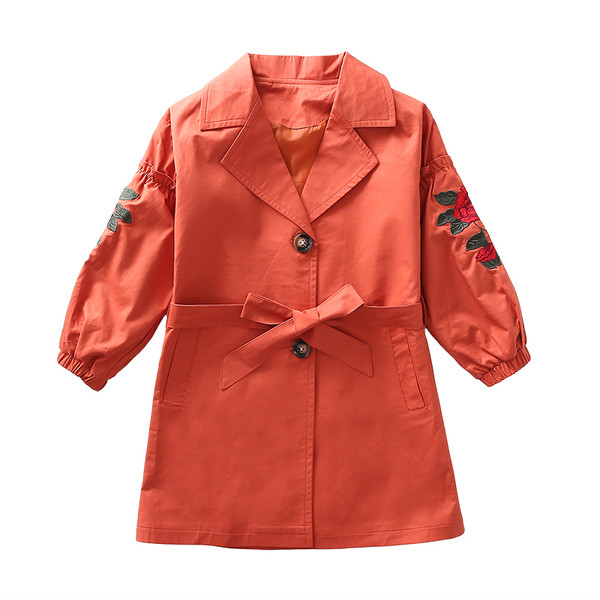 Μακρύ παλτό με χρωματιστά κεντήματα στα μανίκια