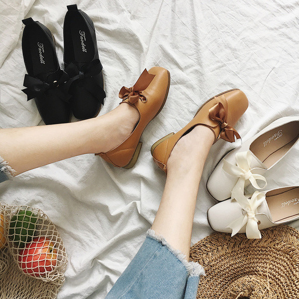 Női alkalmi mokaszinok fűzős három színben