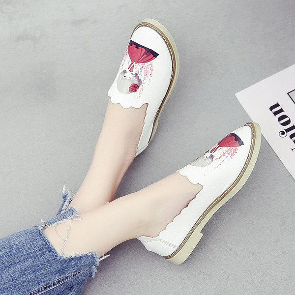 Női alkalmi mokaszinok fehér és fekete színben