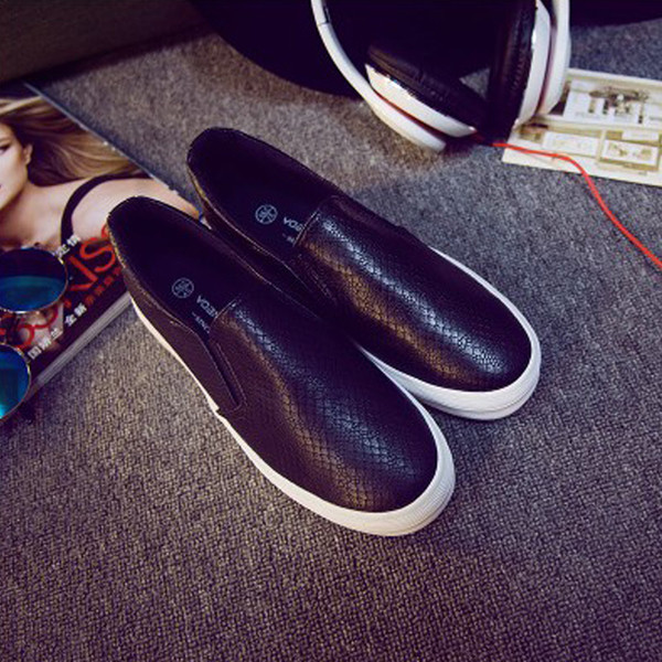 Mocasini de dama sport si casual din piele ecologica in alb si negru - doua modele