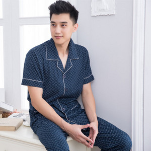 Мъжка пижама от две части в няколко модела