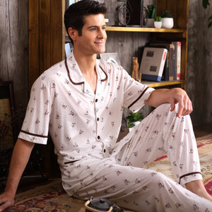 Мъжка пижама в няколко цвята и модела
