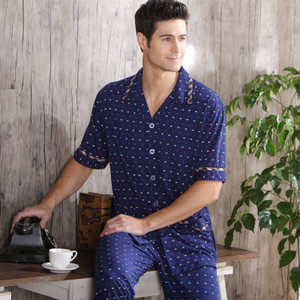 Мъжка пижама в няколко цвята и модела