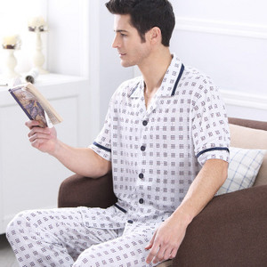 Мъжка пижама в няколко цвята и модела
