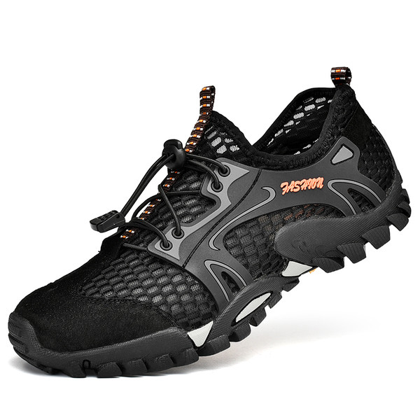 Туристически обувки в три цвята