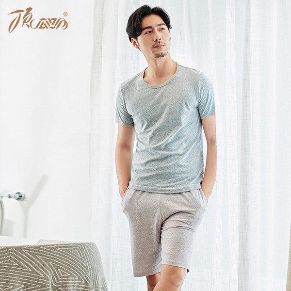Мъжка пижама в три цвята - тениска с О-образна яка и къси панталони
