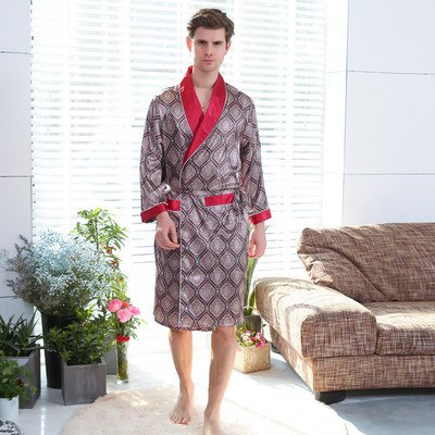 Мъжки халат в няколко цвята и модела