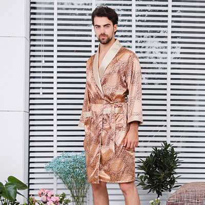 Мъжки халат в няколко цвята и модела