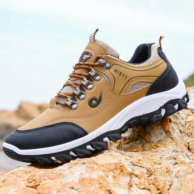 Мъжки спортни обувки в три цвята