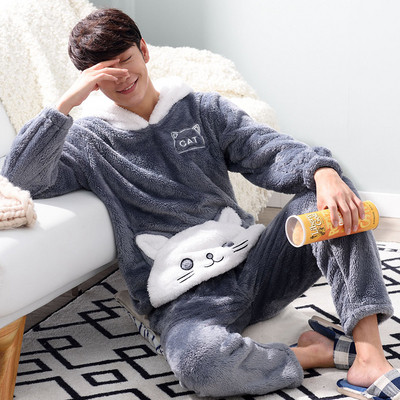 Мъжка мека пижама в няколко модела с 3D елементи