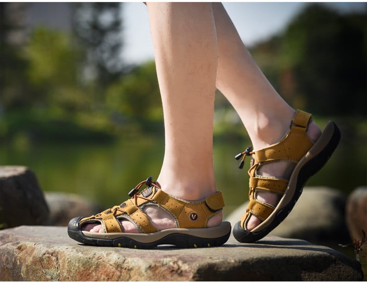 Férfi túraszandál két modellben - különböző színben