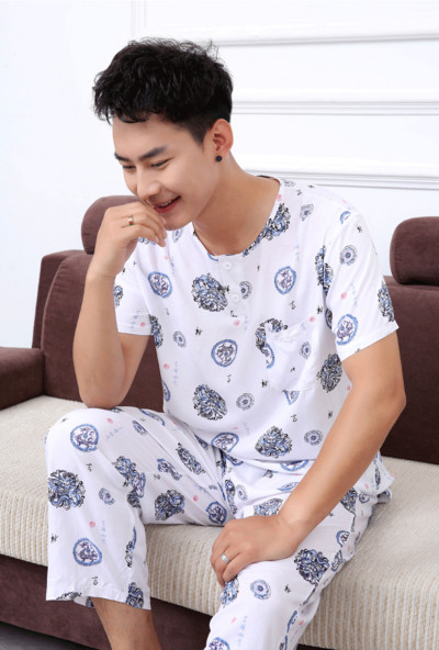 Férfi pizsama nyomtatással és felirattal több modellben