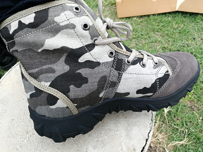 Férfi és női túrabakancs három színben