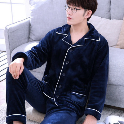 Férfi pizsama színes motívumokkal, többféle modellben