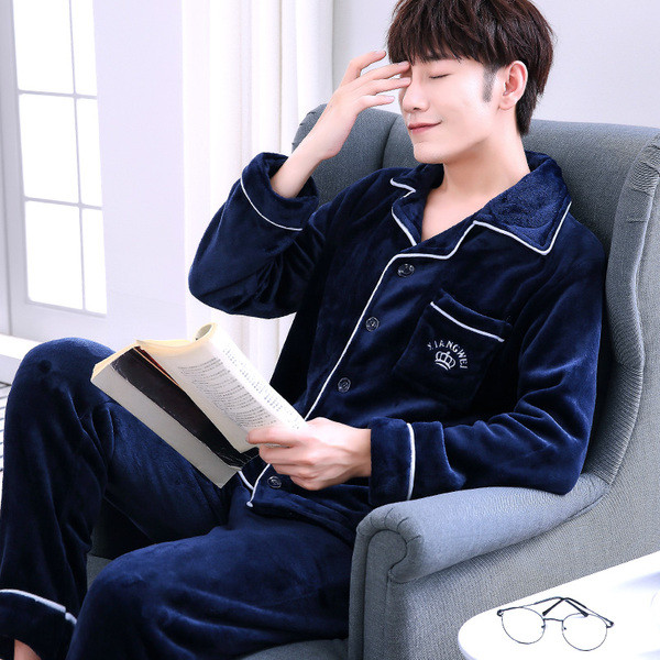 Férfi pizsama színes motívumokkal, többféle modellben