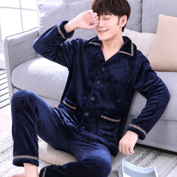 Férfi pizsama színes motívumokkal, többféle modellben