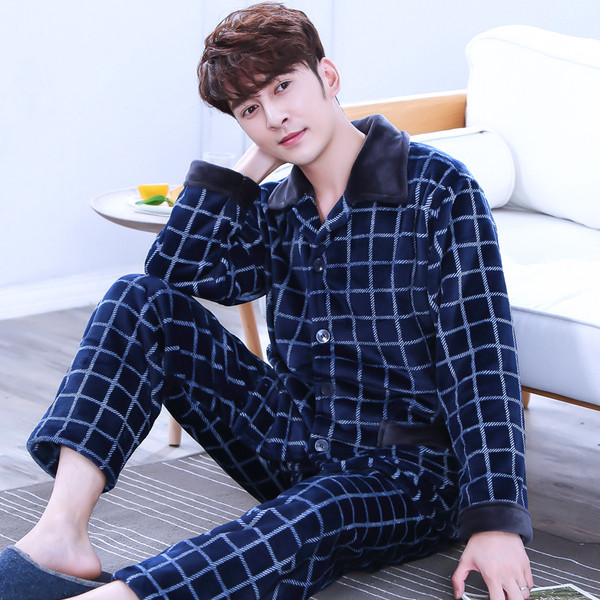 Мъжка плътна пижама в тъмни и светли цветове