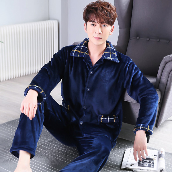 Мъжка плътна пижама в тъмни и светли цветове