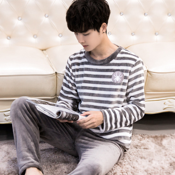 Мъжка зимна пижама в няколко модела