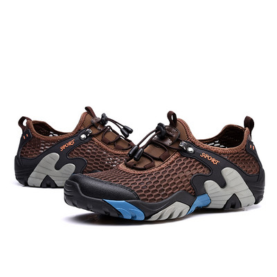 Туристически обувки в различни цветове