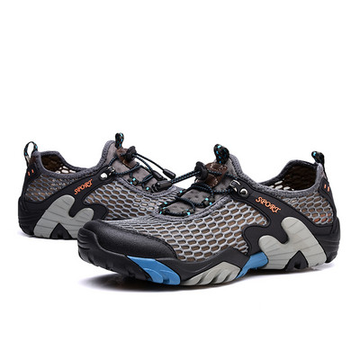 Туристически обувки в различни цветове