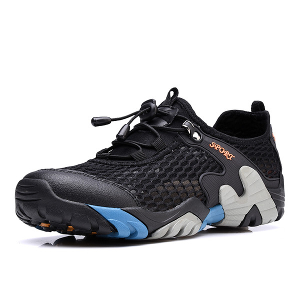 Туристически обувки в различни цветове