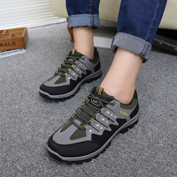 Vízálló férfi túrabakancs két színben