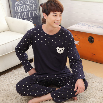 Мъжка пижама в няколко цвята с декоративен джоб