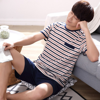 Мъжка пижама - тениска с щампа и шорти с щампа