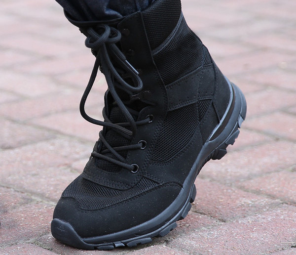 Мъжки туристически боти в черен цвят