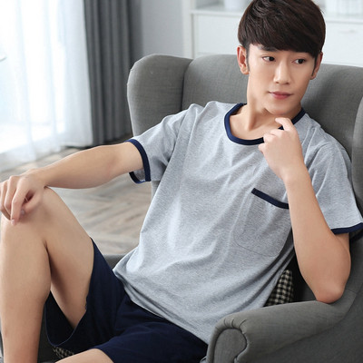 Мъжка пижама в няколко цвята с декоратовен джоб