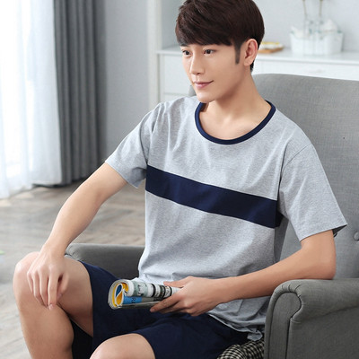 Мъжка пижама в няколко цвята с декоратовен джоб