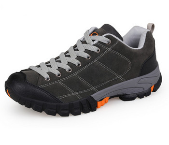 Обувки в няколко цвята подходящи за планински туризъм