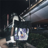 Rucsac sport de culoare neagra cu imprimeu in trei modele potrivit pentru barbati si femei