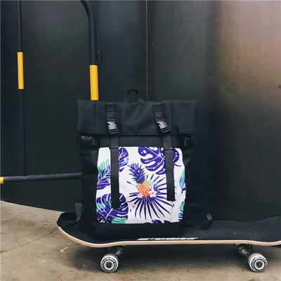 Rucsac sport de culoare neagra cu imprimeu in trei modele potrivit pentru barbati si femei