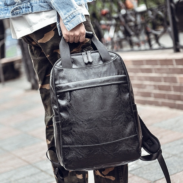 Öko bőrből készült férfi hátizsák fekete és barna színben