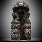 Модерен мъжки елек с качулка в камуфлажен десен