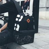 Férfi hátizsák rátéttel és elülső zsebbel, két színben