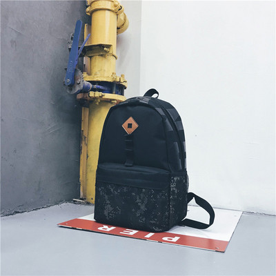 Férfi hátizsák rátéttel és elülső zsebbel, két színben