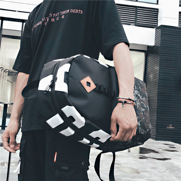 Férfi hátizsák rátéttel és elülső zsebbel, két színben