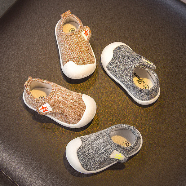 Babacipő három színben