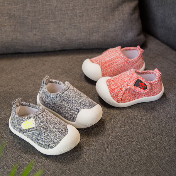 Babacipő három színben