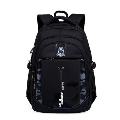 Kényelmes férfi hátizsák terepszínű motívumokkal és fekete díszítéssel