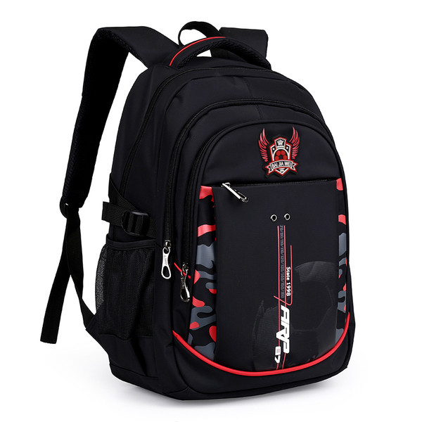 Kényelmes férfi hátizsák terepszínű motívumokkal és fekete díszítéssel