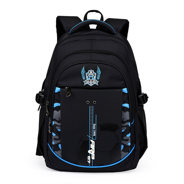 Kényelmes férfi hátizsák terepszínű motívumokkal és fekete díszítéssel