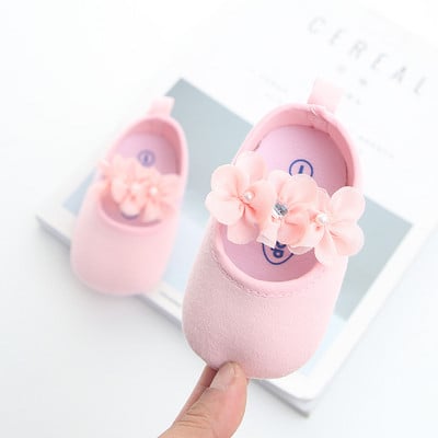 Бебешки обувки с флорани мотиви в няколко цвята