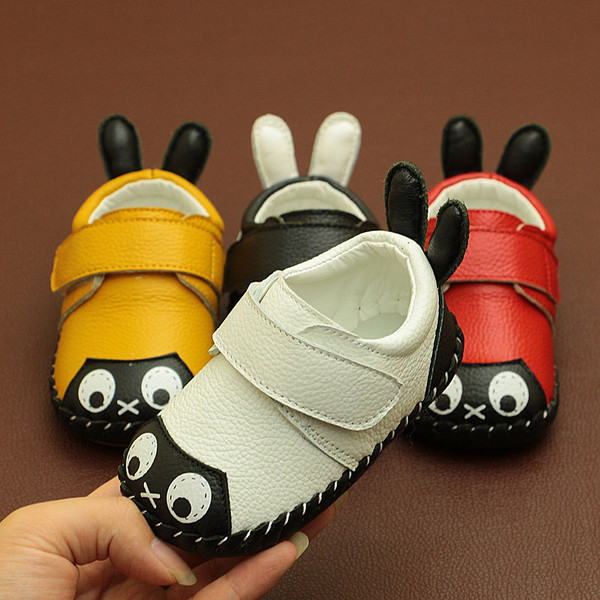 Бебешки обувки в три цвята от еко кожа