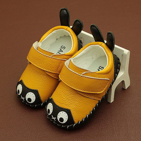 Бебешки обувки в три цвята от еко кожа